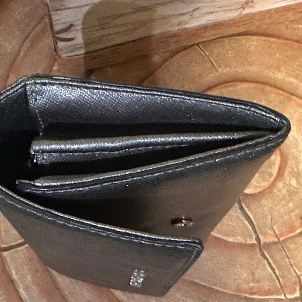 NWOTMichael Kors Large Jet Set Goldish Bronze Wallet  7.5 width 4 inches height - Picture 8 of 10